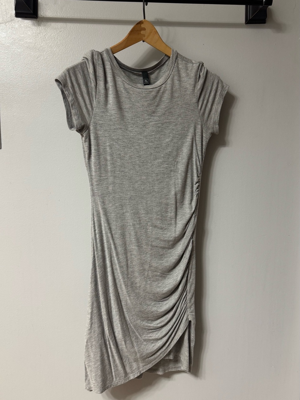 ALYA Everyday Ruched Side Tee Dress Light Gray Small